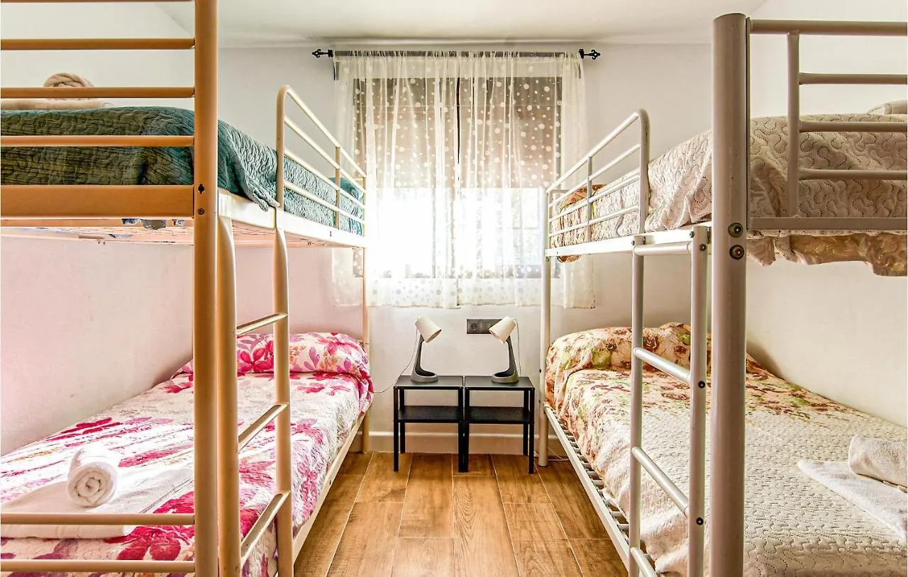 Pet Friendly Home In Colmenar With Kitchen 0*,